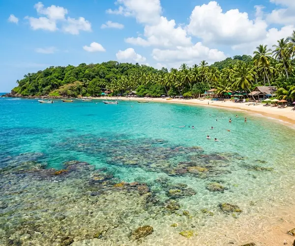 Unawatuna crescent bay with turquoise water
