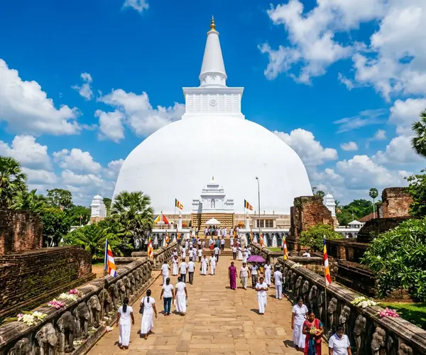 Ruwanwelisaya white stupa in Anuradhapura